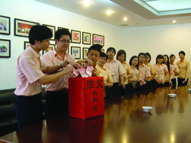 四川汶川發(fā)生7.8級(jí)地震，全體橙樹(shù)人第一時(shí)間行動(dòng)起來(lái)